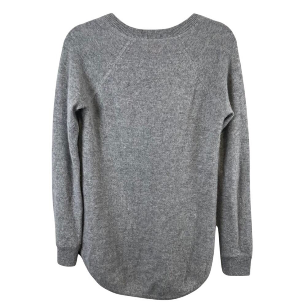 Catherine Malandrino- Long Sleeve Gray Cashmere Sweater SZ (S) - Picture 2 of 4